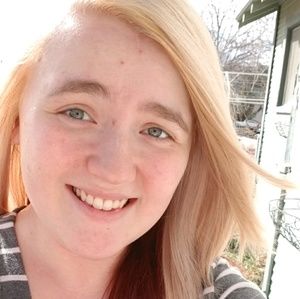 Meet your Posher, Becca